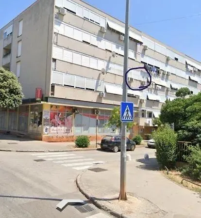Geranium Apartment